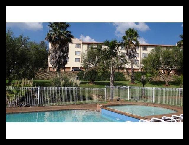 2 BEDROOM PROPERTY TO RENT IN HELDERKRUIN